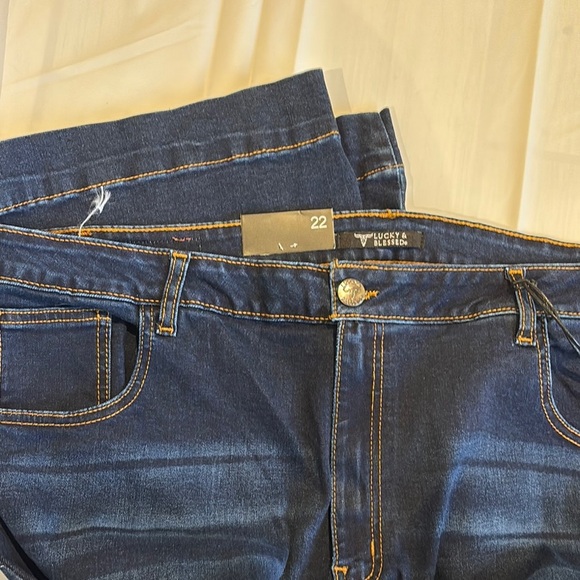 LUCKY &BLESSED - Picture 5 of 7